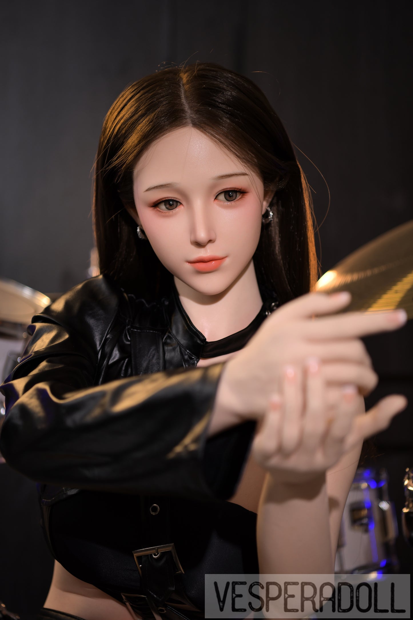 リナ - リアルなシリコン製セックスドール
